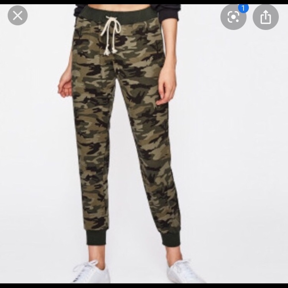 PINK camouflage joggers!